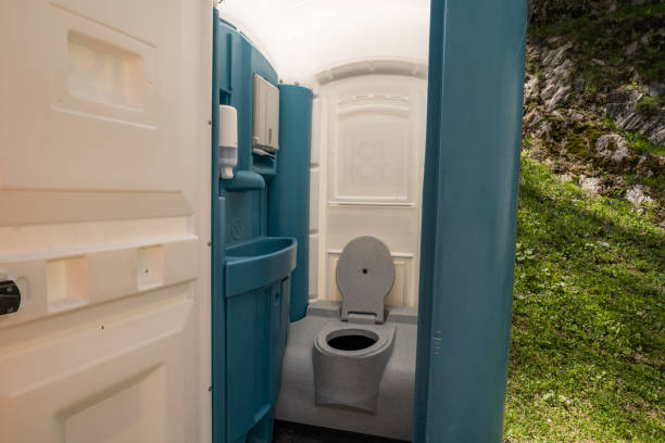 Best Porta potty rental near me  in Rockland, ME